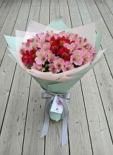 Букет цветов из:  Альстромерии #REPLACE_PRED# Столбовой