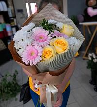 Букет цветов из:  Герберы, Розы и Хризантемы в Столбовой