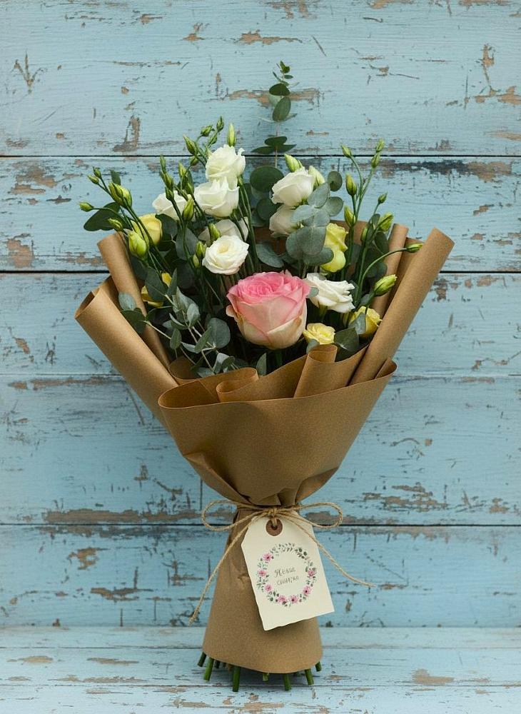 Букет цветов из: Розы и Лизиантусы в Столбовой