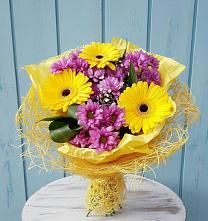Букет цветов из:  Хризантемы и Герберы в Столбовой