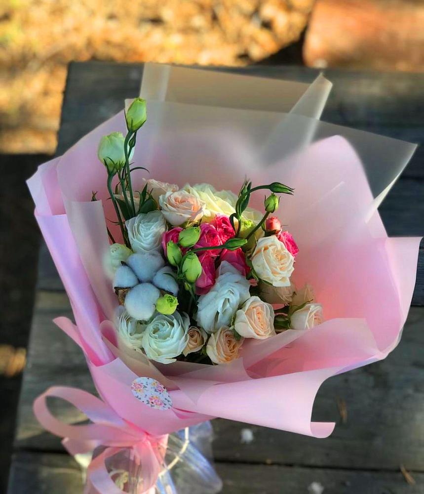 Букет цветов из: Розы и Лизиантусы в Столбовой