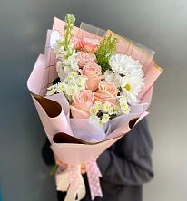 Букет цветов из:  Хризантемы и Розы в Столбовой