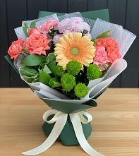 Букет цветов из:  Гвоздики, Розы, Герберы и Хризантемы #REPLACE_PRED# Столбовой