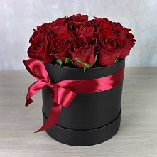 Цветочная композиция из Розы в шляпной коробке #REPLACE_PRED# Столбовой